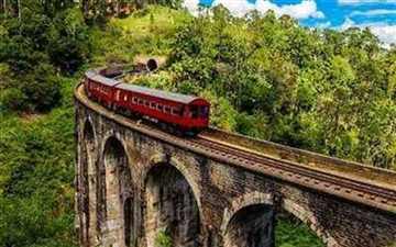 Ella Nine Arches Bridge Sri Lanka hill country tour